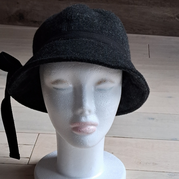 Wool Bucket Hat - Picture 4 of 9